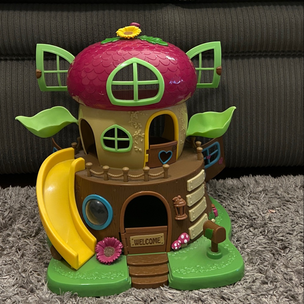 Woodzeez Acorn Tree House